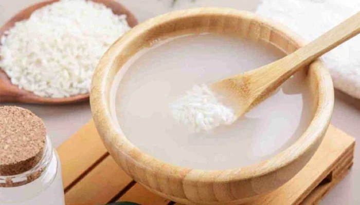 വെയിലേറ്റ് മുഖം കരുവാളിച്ചോ? പരിഹാരം കഞ്ഞിവെള്ളം