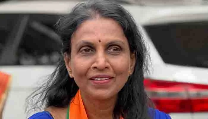 വിദ്യാർത്ഥിനികൾക്ക് 3 ദിവസത്തെ ആർത്തവ അവധിക്കെതിരെ ആർ ശ്രീലേഖ
