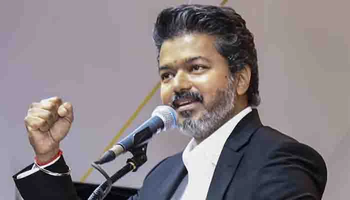 തമിഴ്നാട്ടിലെ 717 ടാസ്മാക് ഔട്ട്ലറ്റുകൾക്ക് പൂട്ടിട്ട് വിജയ്
