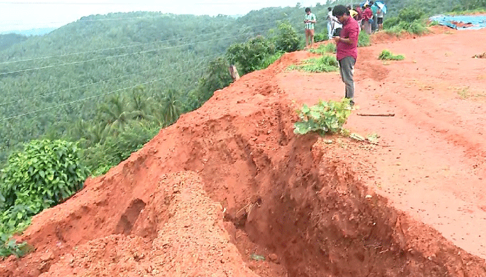 അനുമതിയില്ലാതെ കുന്നിടിച്ചു; മലപ്പുറം പലേമ്പറമ്പില് നിരവധി വീടുകള് മണ്ണിടിച്ചില് ഭീഷണിയിൽ